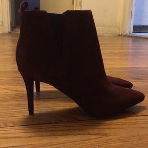 Ladies size 7 Burgundy Booties